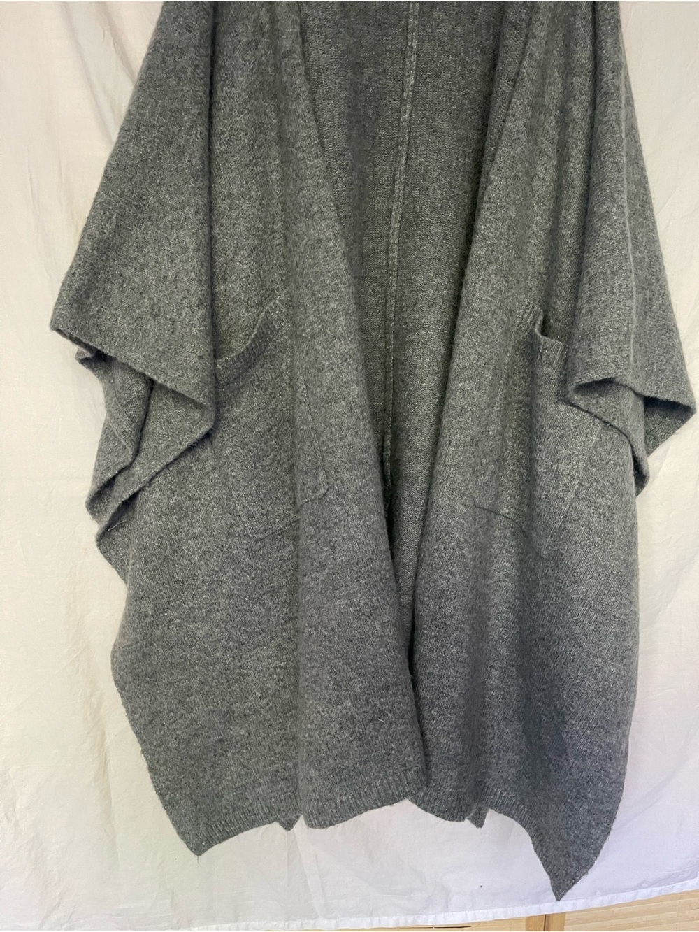 Free People Ellie Scarf Wrap Duster Sweater Kimono Grey Boho Contemporary Size L - Picture 3 of 16